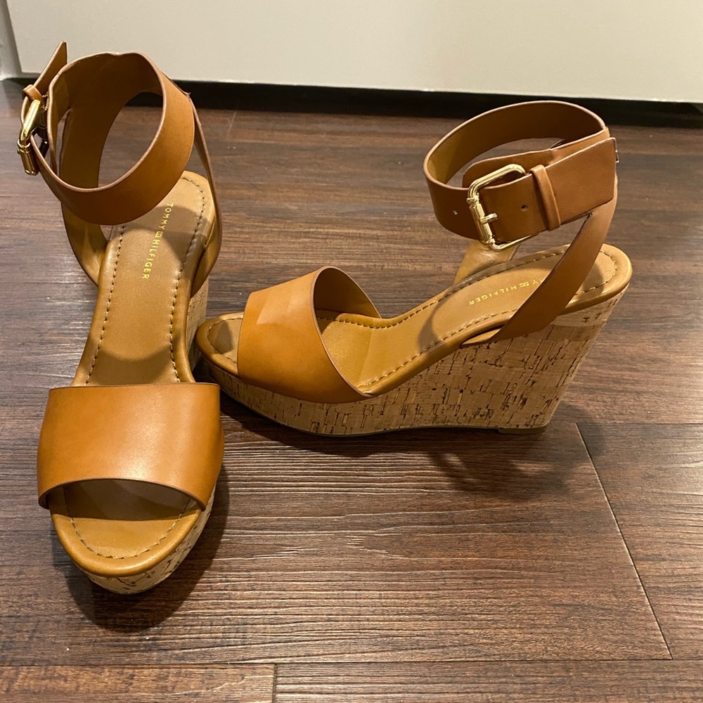 Tommy Hilfiger Cognac Wedges